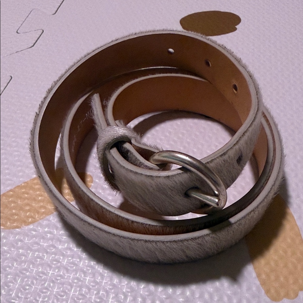 Closed leather mohair belt